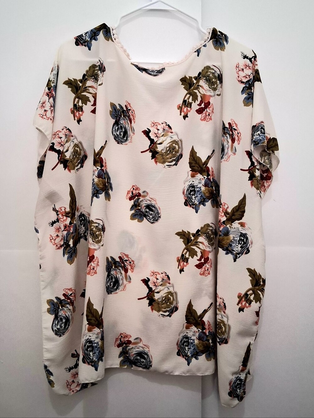 Women’s Top With Open Sides Size Fit 3X